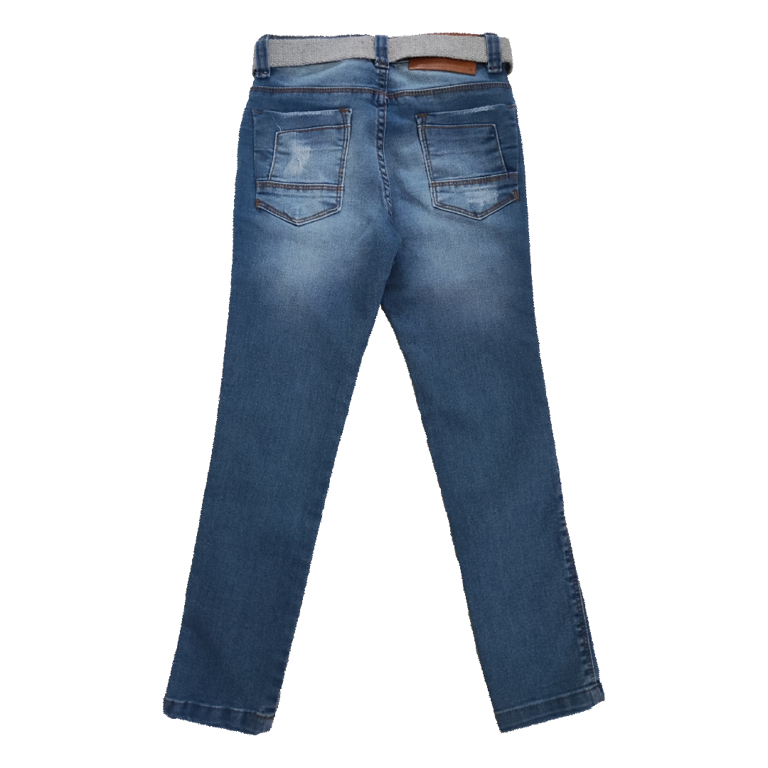 Calça jeans masculina com cinto claro 2